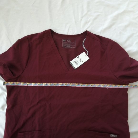 NWT Figs Casma 3 Pocket Short Sleeve Scrub Top Burgundy XL - Picture 14 of 16